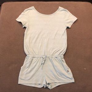 Girls Roxy Short jumpsuit, super cute, never worn